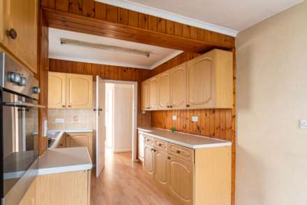 Large 3 Bed with Huge Potential, Blenheim Avenue, St Saviour, Image 8
