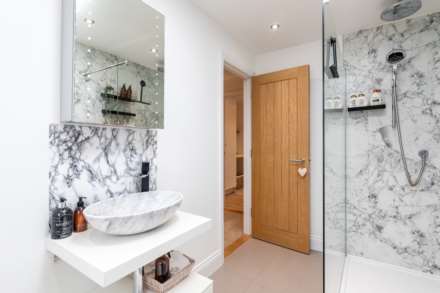 SALE AGREED BY ROCKPROPERTY, Clos De La Fontaine, Mont Fallu, St Peter, Image 9