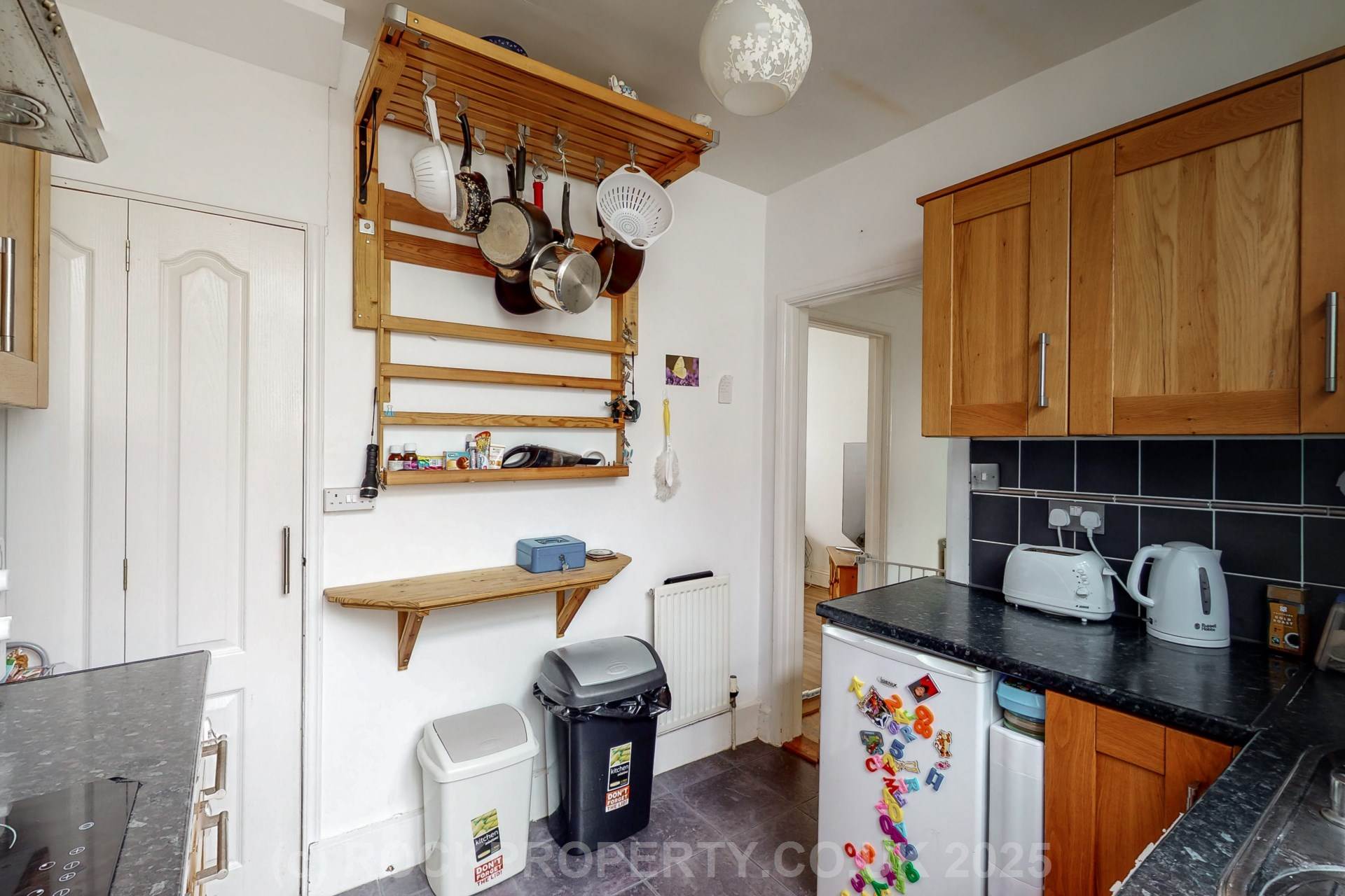 2/3 BED COTTAGE + Large Garden, Queens Road, St Helier, Image 6