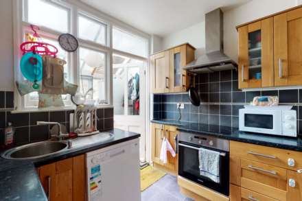 2/3 BED COTTAGE + Large Garden, Queens Road, St Helier, Image 5