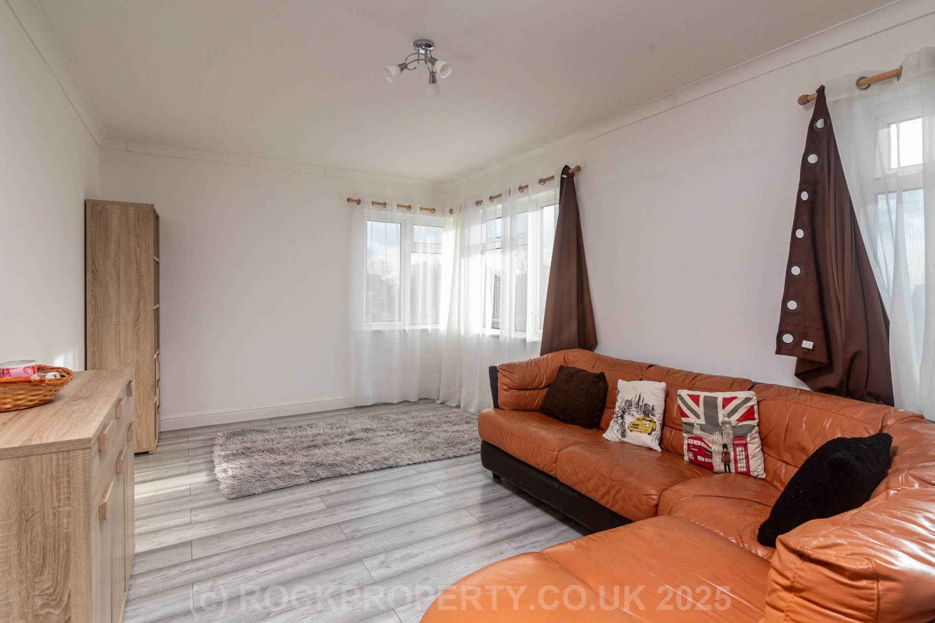 Large 3 Bed Home with Garden, St Clement's Road, Image 12