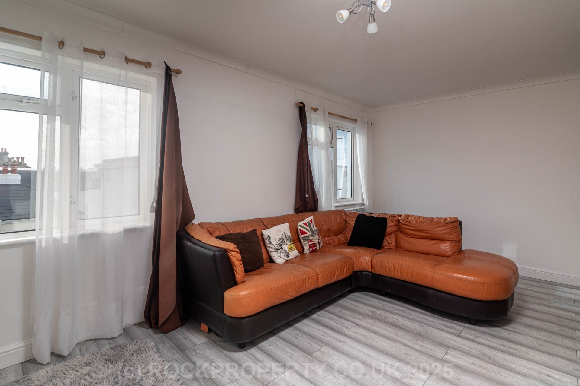 Large 3 Bed Home with Garden, St Clement's Road, Image 13