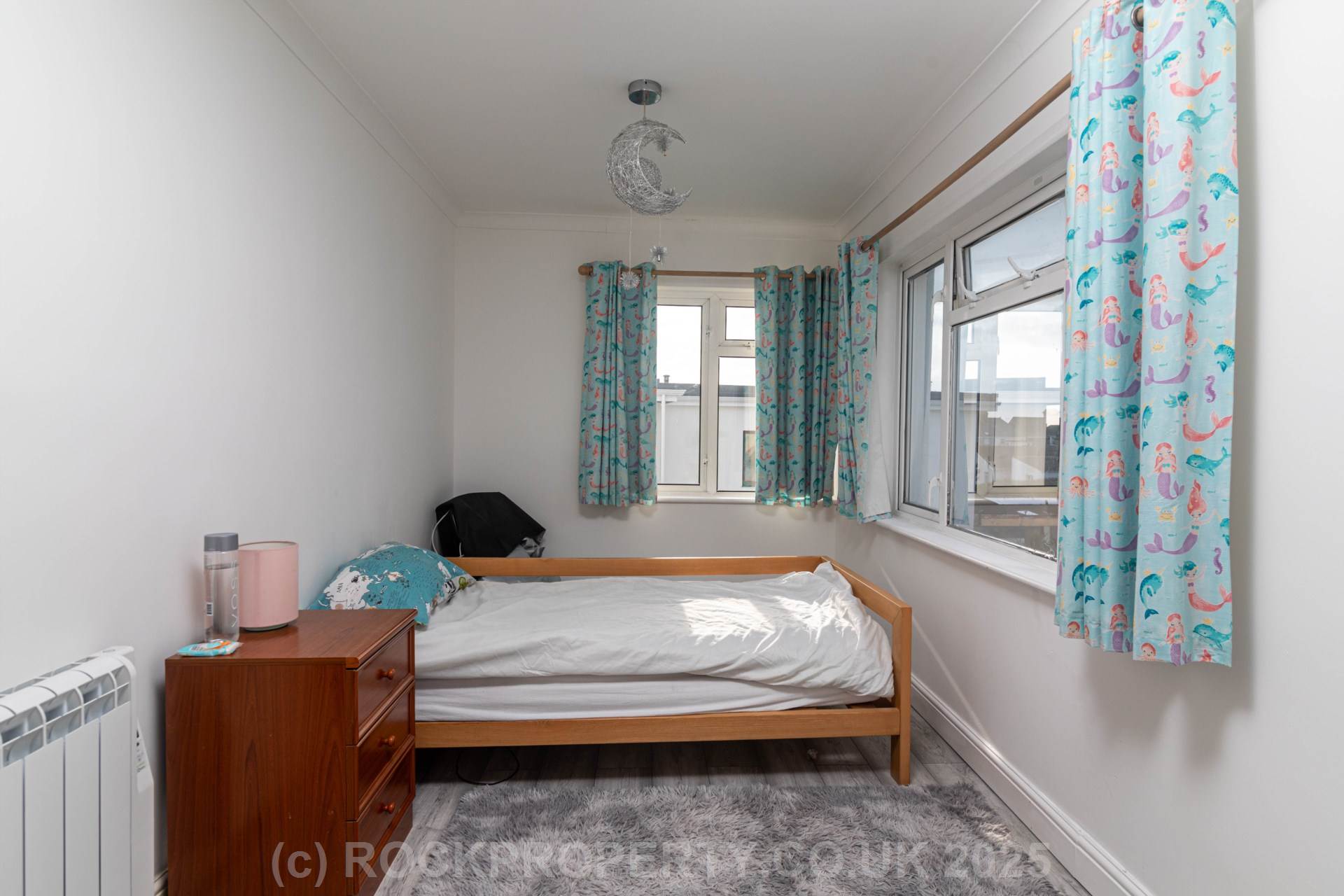 Large 3 Bed Home with Garden, St Clement's Road, Image 19