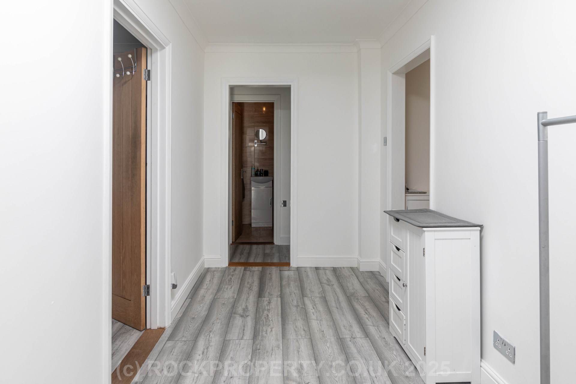 Large 3 Bed Home with Garden, St Clement's Road, Image 4