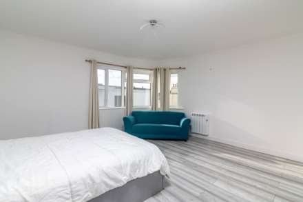 Large 3 Bed Home with Garden, St Clement's Road, Image 16