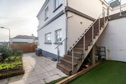 Large 3 Bed Home with Garden, St Clement's Road, Image 2