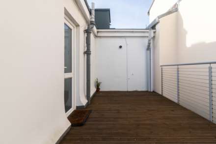 Large 3 Bed Home with Garden, St Clement's Road, Image 3