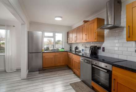 Large 3 Bed Home with Garden, St Clement's Road, Image 5