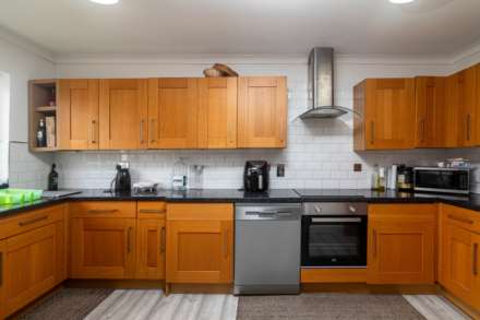 Large 3 Bed Home with Garden, St Clement's Road, Image 6