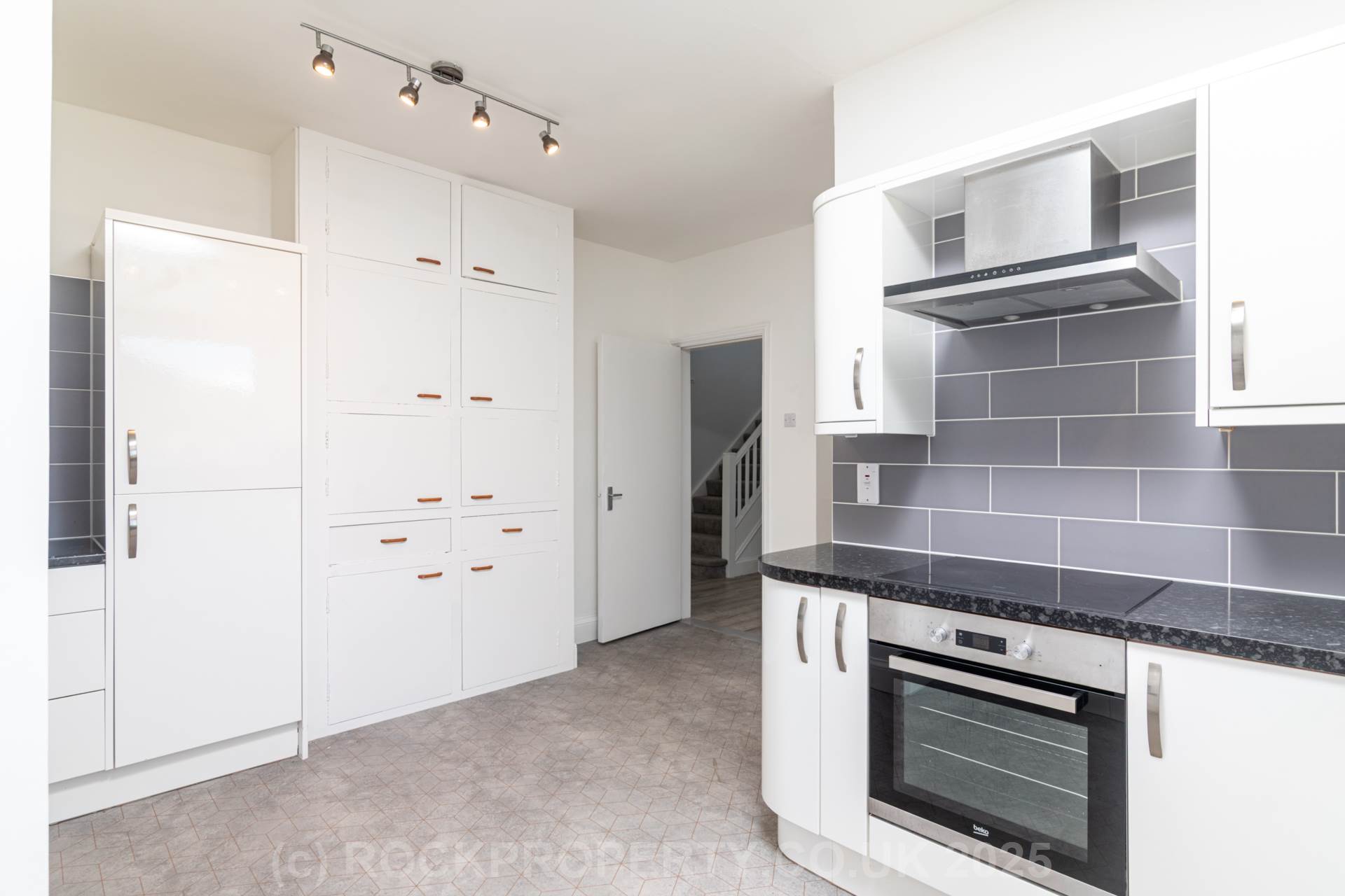 SUBSTANTIAL 4 BED 2 BATH HOUSE, West Hill, St Helier, Image 11