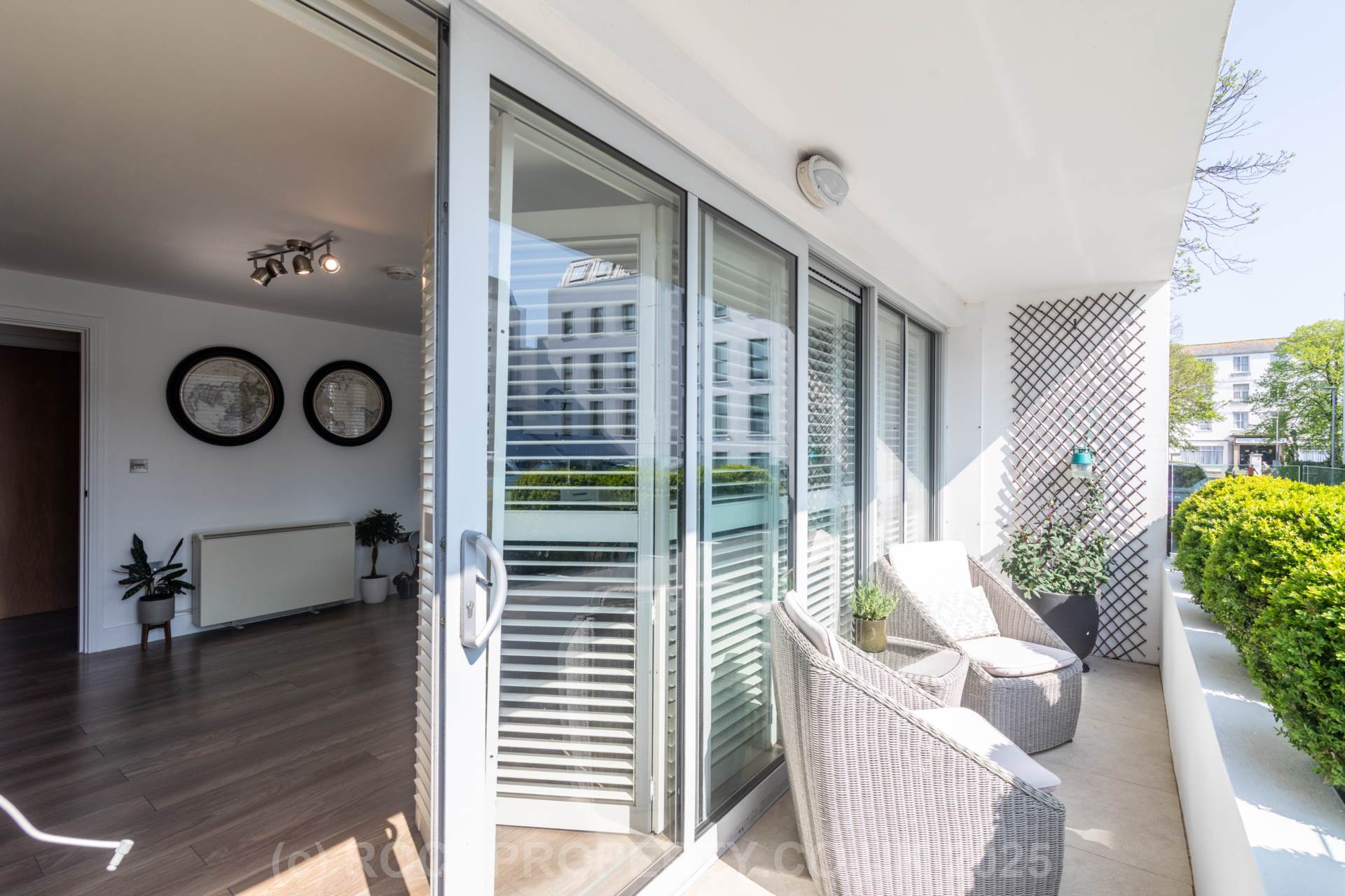 MODERN 1 BED WITH 2 OUTSIDE AREAS, Rouge Bouillon, St Helier, Image 1