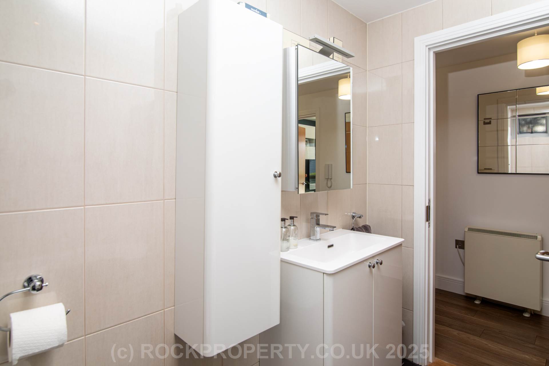 MODERN 1 BED WITH 2 OUTSIDE AREAS, Rouge Bouillon, St Helier, Image 11