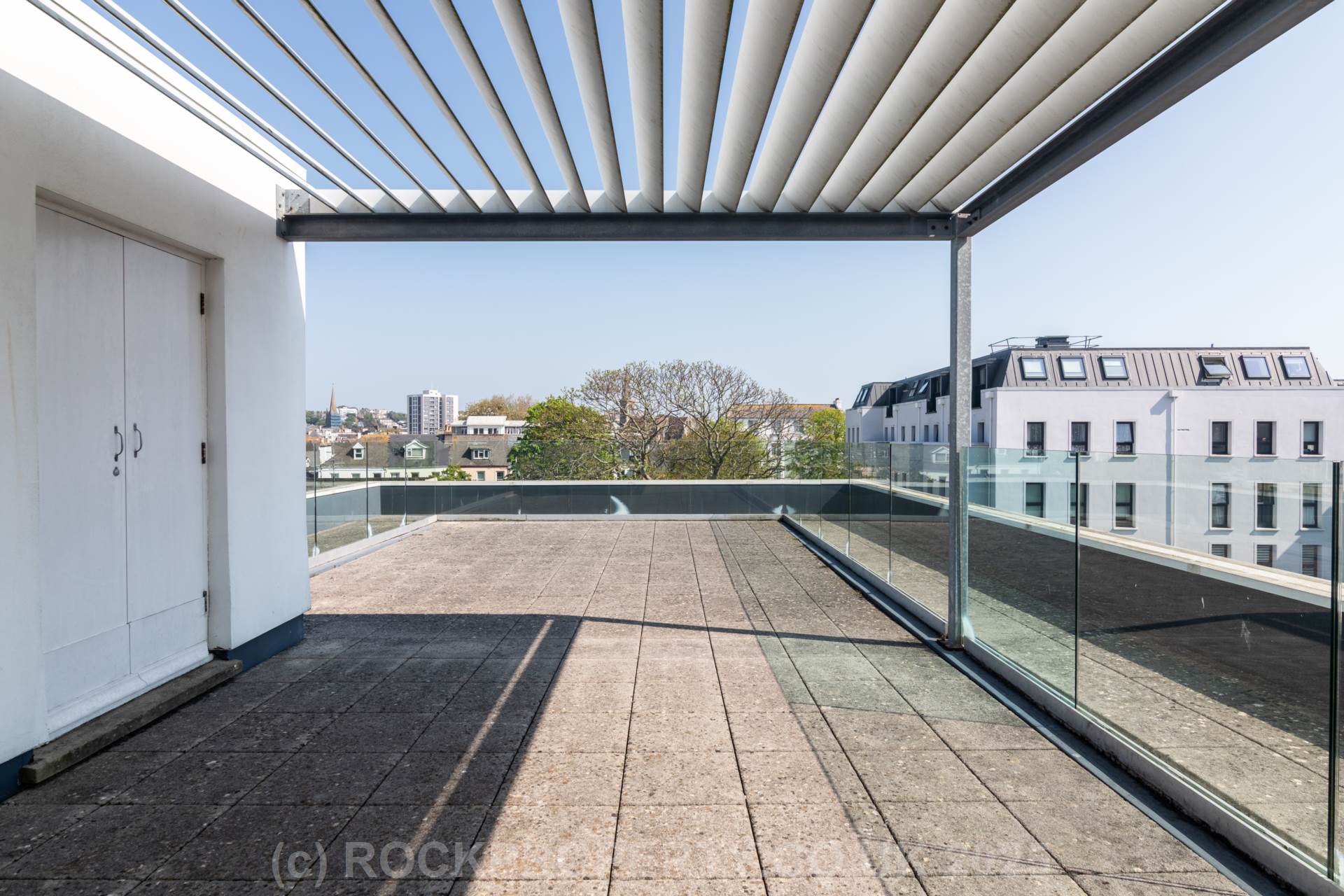 MODERN 1 BED WITH 2 OUTSIDE AREAS, Rouge Bouillon, St Helier, Image 15
