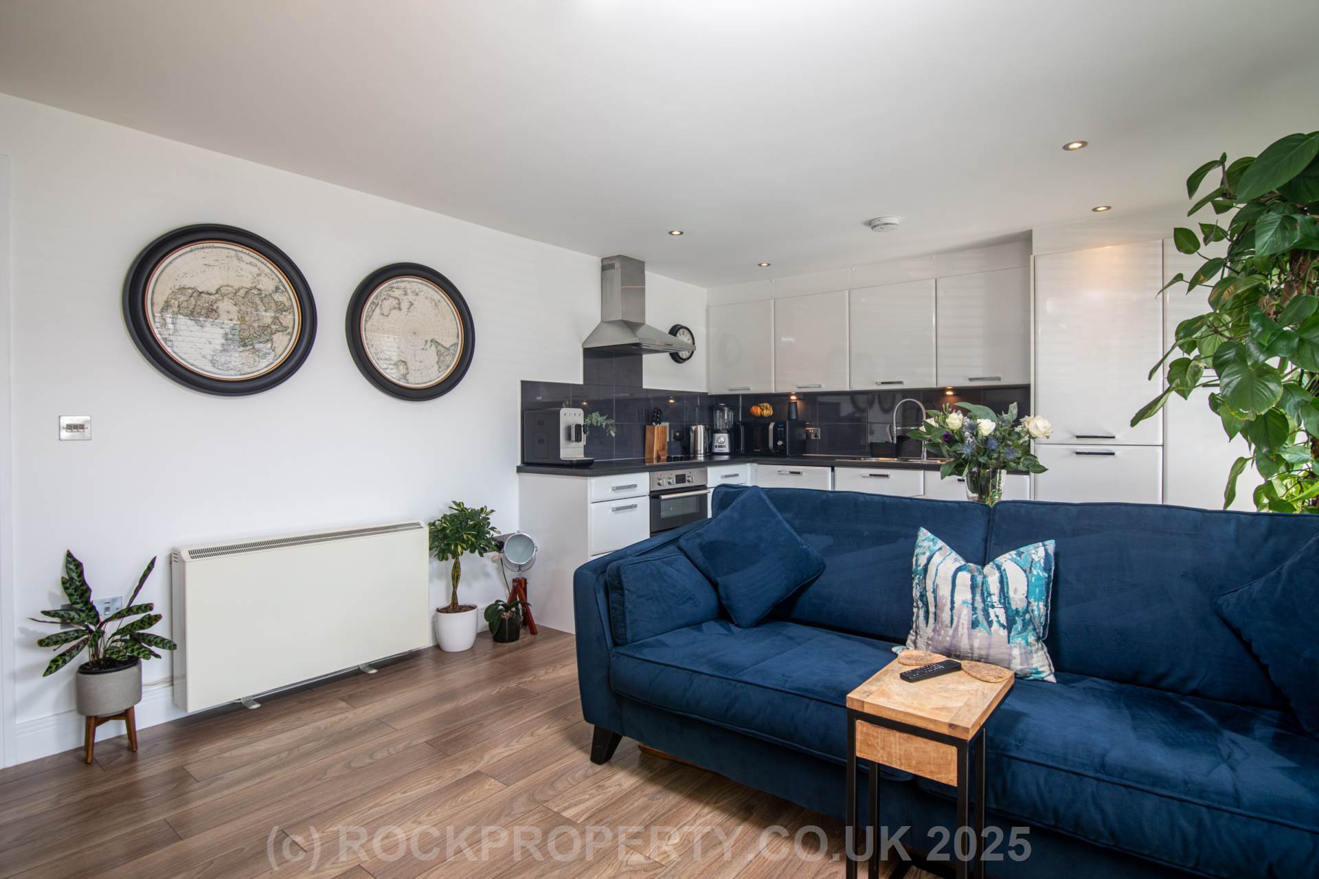 MODERN 1 BED WITH 2 OUTSIDE AREAS, Rouge Bouillon, St Helier, Image 4