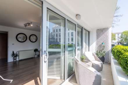 MODERN 1 BED WITH 2 OUTSIDE AREAS, Rouge Bouillon, St Helier