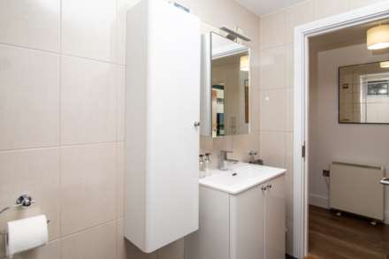 MODERN 1 BED WITH 2 OUTSIDE AREAS, Rouge Bouillon, St Helier, Image 11