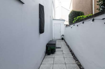 MODERN 1 BED WITH 2 OUTSIDE AREAS, Rouge Bouillon, St Helier, Image 13