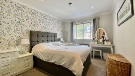 SPACIOUS 2 BED + BALCONY, Woodville Apartments, St Saviour's Road, Image 12