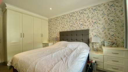 SPACIOUS 2 BED + BALCONY, Woodville Apartments, St Saviour's Road, Image 13