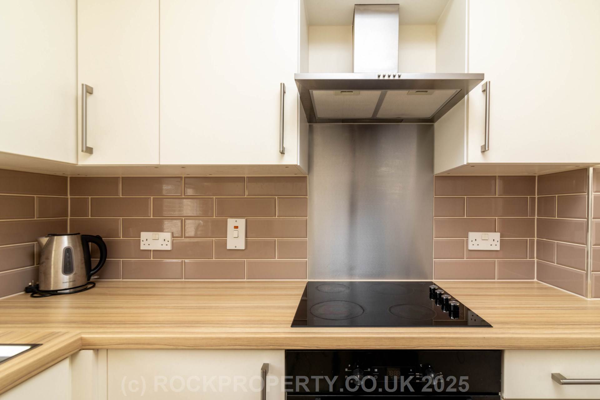 SALE AGREED BY ROCKPROPERTY, La Rue Du Trot, St Saviour, Image 5