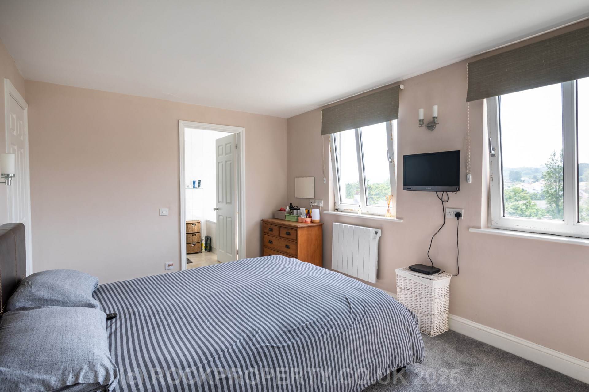 2 Bed with Fabulous Views, Garden & Parking, La Vallee De St. Pierre, St Lawrence, Image 12