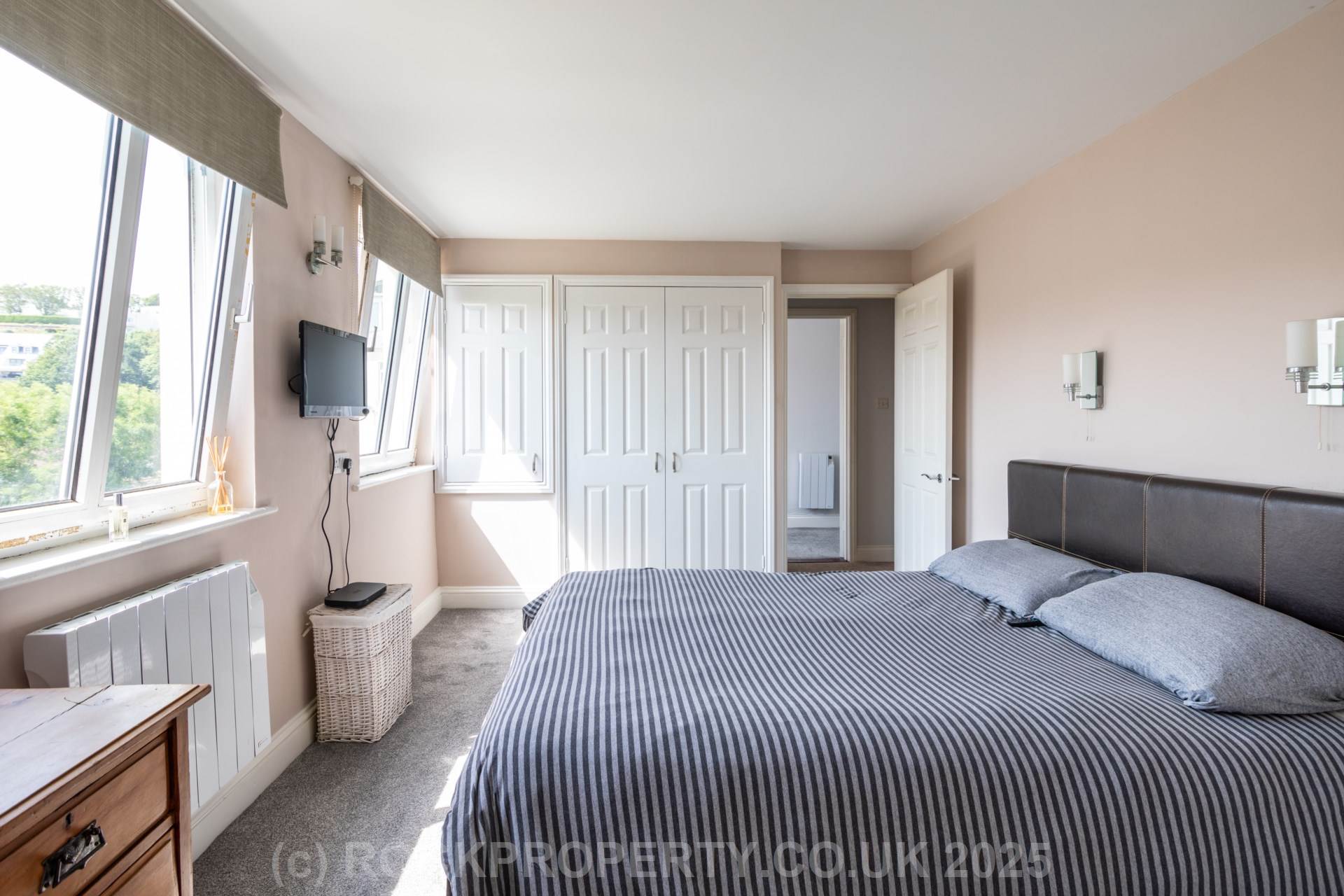 2 Bed with Fabulous Views, Garden & Parking, La Vallee De St. Pierre, St Lawrence, Image 14