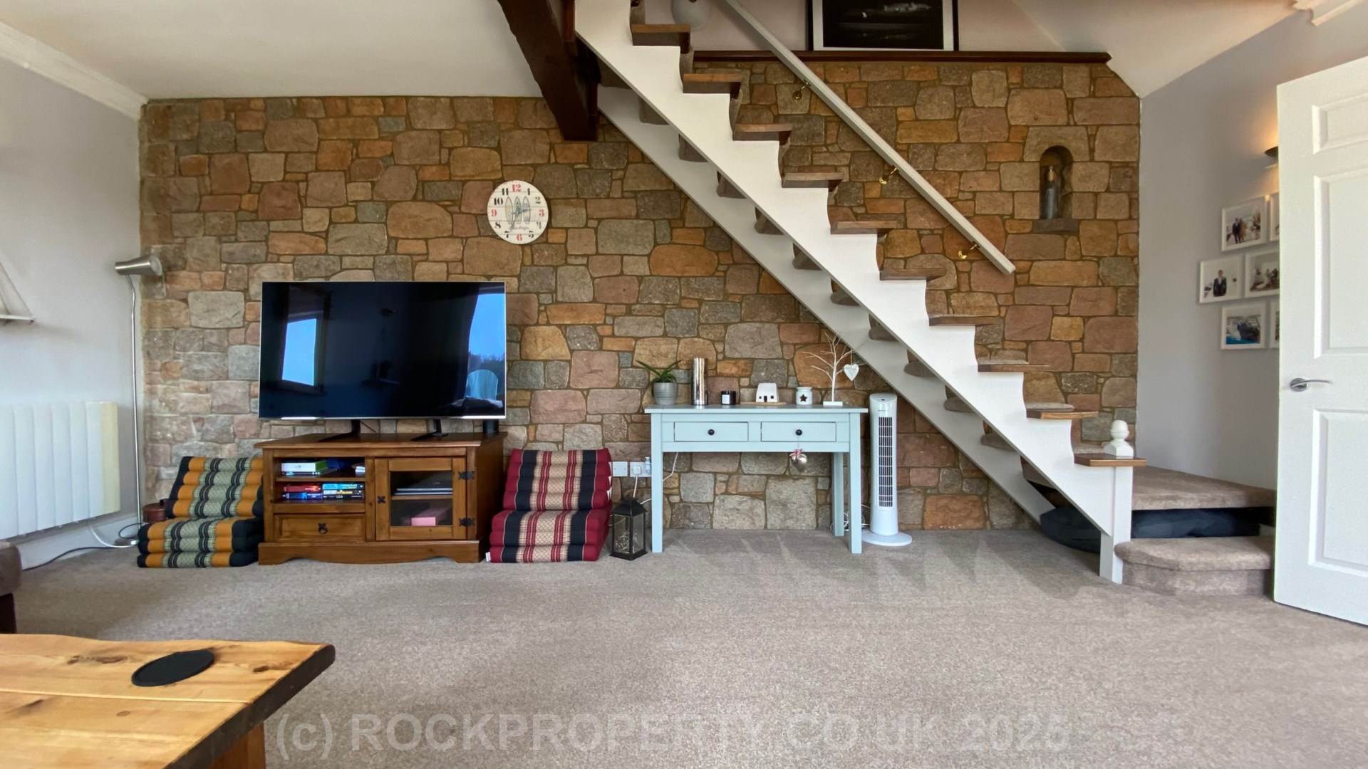 2 Bed with Fabulous Views, Garden & Parking, La Vallee De St. Pierre, St Lawrence, Image 8