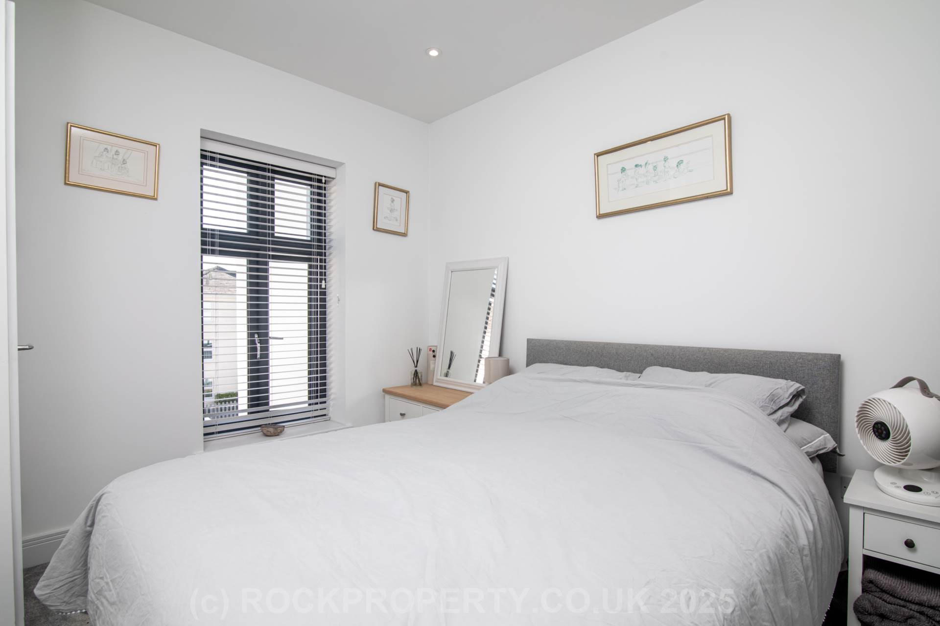3 Bed Home with Patio & Parking, Town Outskirts, Image 12