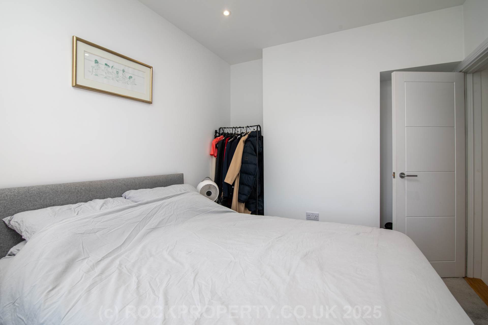 3 Bed Home with Patio & Parking, Town Outskirts, Image 13