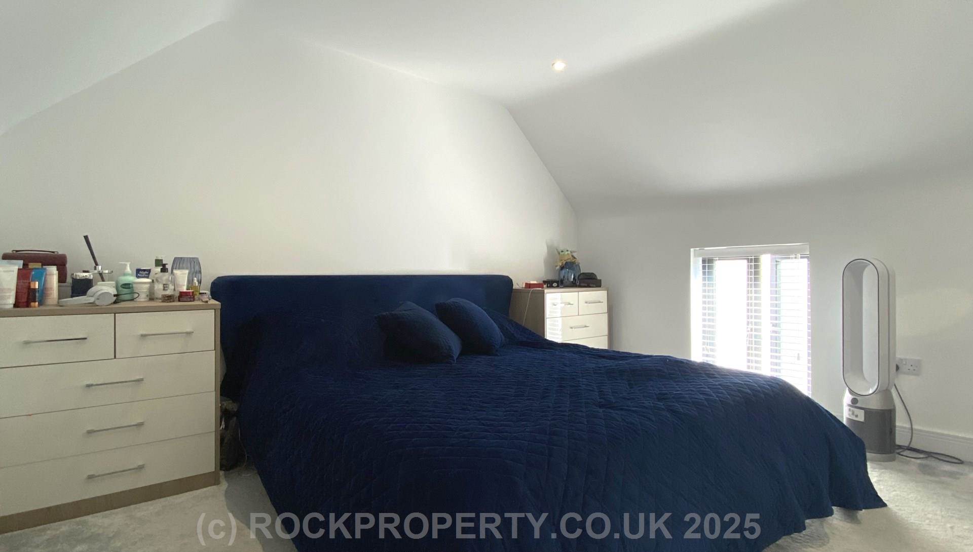 3 Bed Home with Patio & Parking, Town Outskirts, Image 18