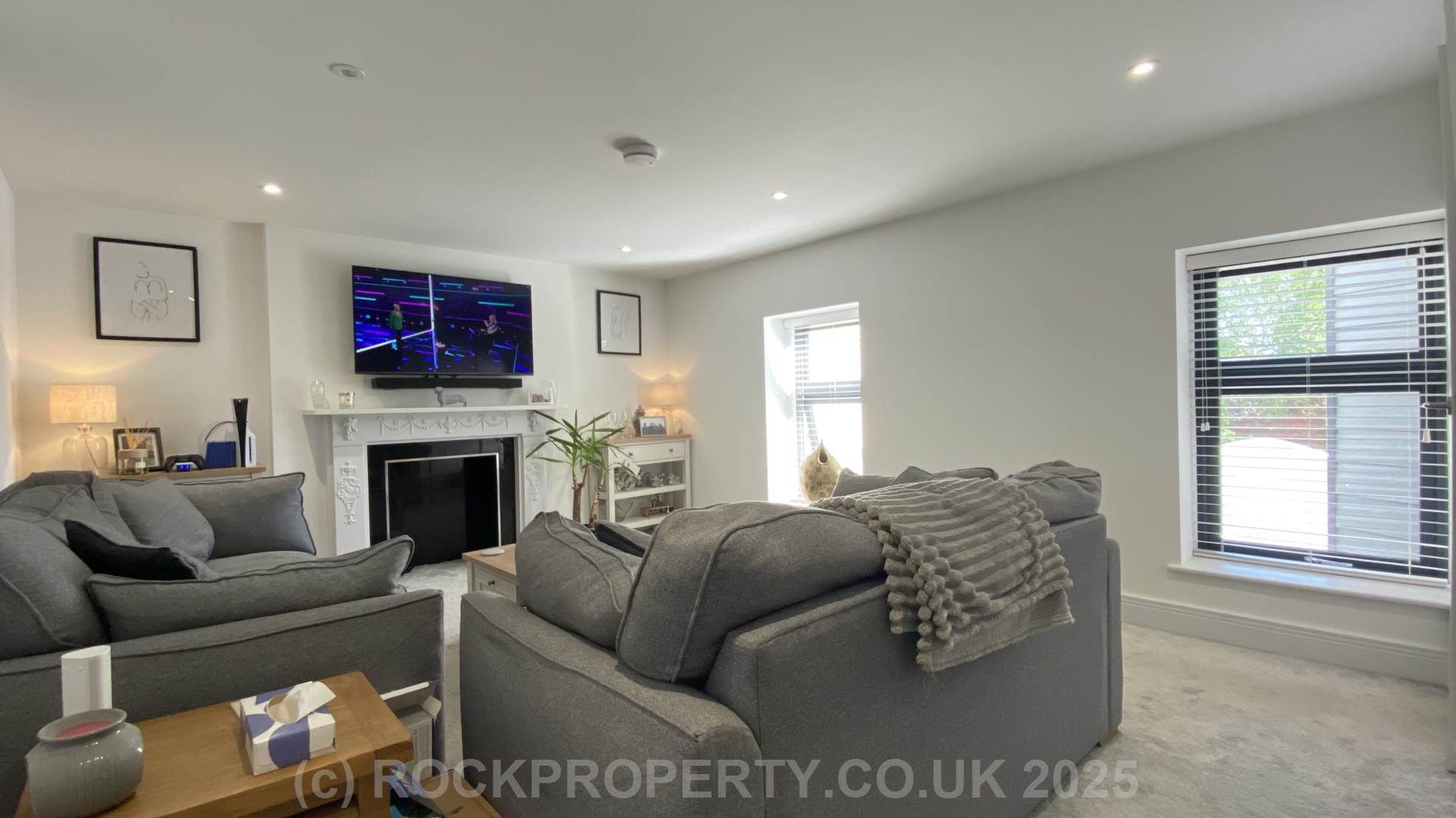 3 Bed Home with Patio & Parking, Town Outskirts, Image 5