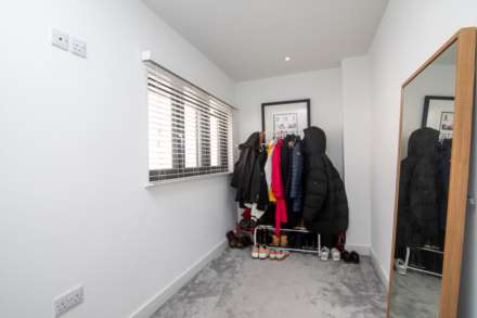 3 Bed Home with Patio & Parking, Town Outskirts, Image 10
