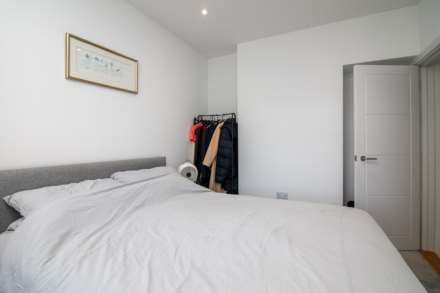 3 Bed Home with Patio & Parking, Town Outskirts, Image 13