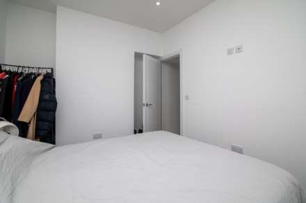 3 Bed Home with Patio & Parking, Town Outskirts, Image 14