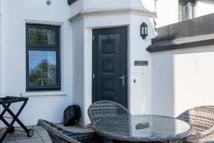 3 Bed Home with Patio & Parking, Town Outskirts, Image 3