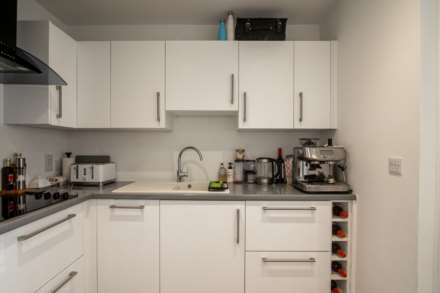 3 Bed Home with Patio & Parking, Town Outskirts, Image 8