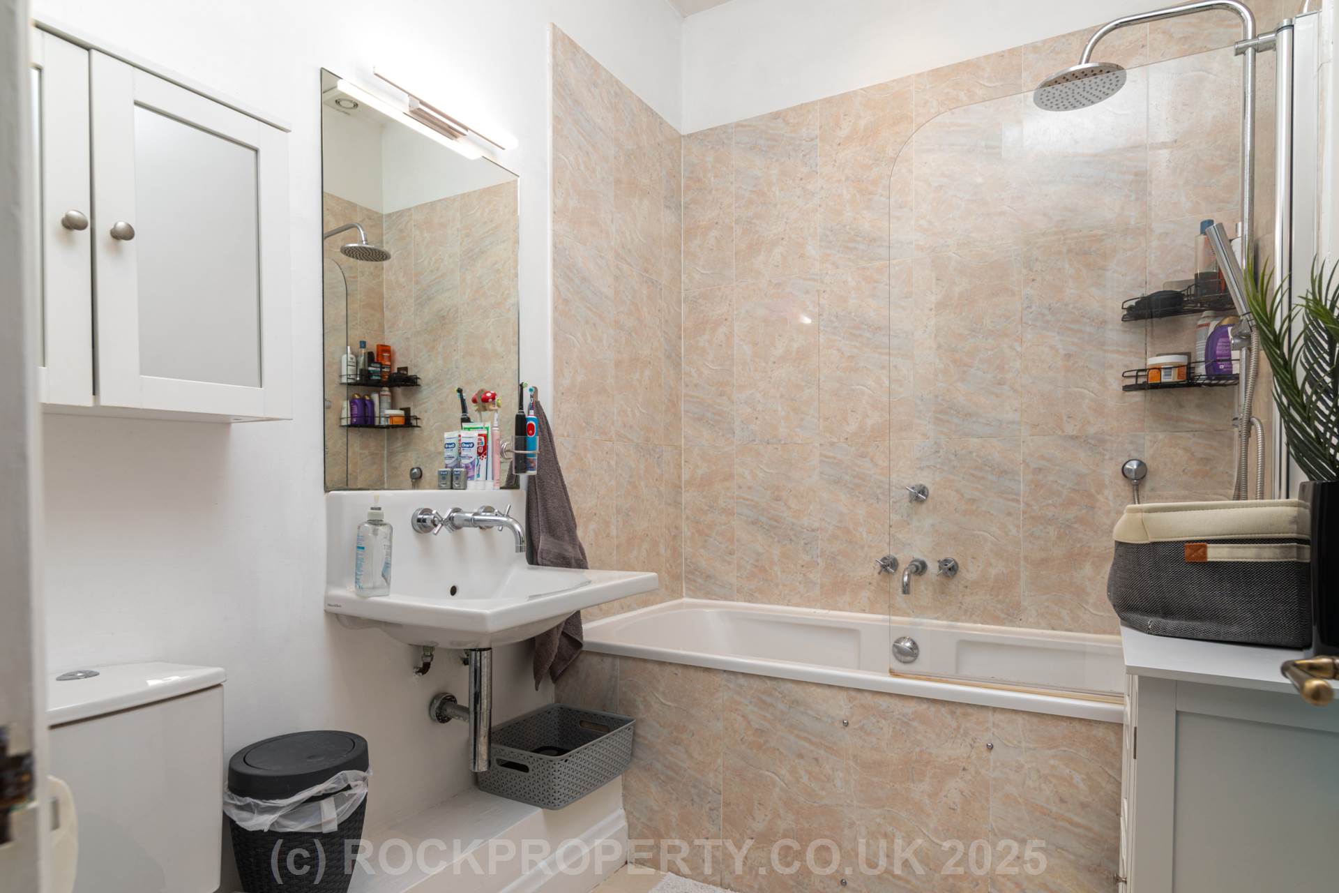 Spacious 2 Bed with Parking, Clarendon Road, St Helier, Image 13