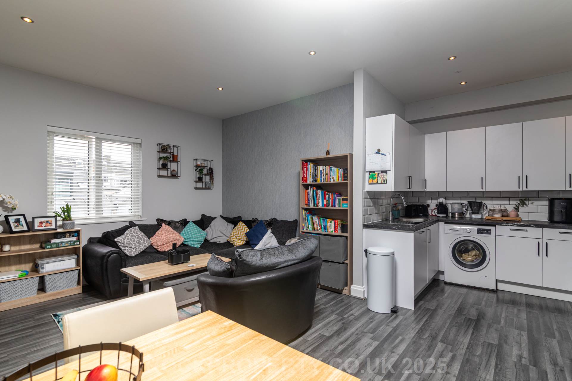 Spacious 2 Bed with Parking, Clarendon Road, St Helier, Image 2