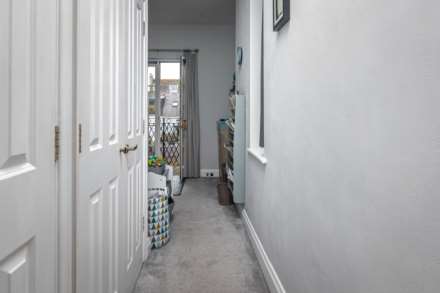 Spacious 2 Bed with Parking, Clarendon Road, St Helier, Image 14