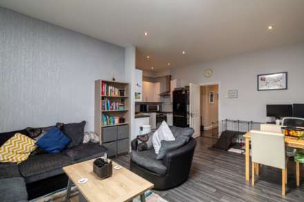 Spacious 2 Bed with Parking, Clarendon Road, St Helier, Image 3