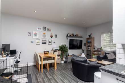 Spacious 2 Bed with Parking, Clarendon Road, St Helier, Image 4