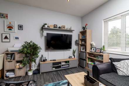 Spacious 2 Bed with Parking, Clarendon Road, St Helier, Image 5