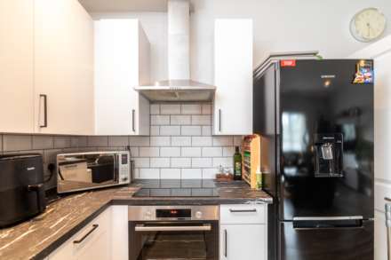 Spacious 2 Bed with Parking, Clarendon Road, St Helier, Image 7