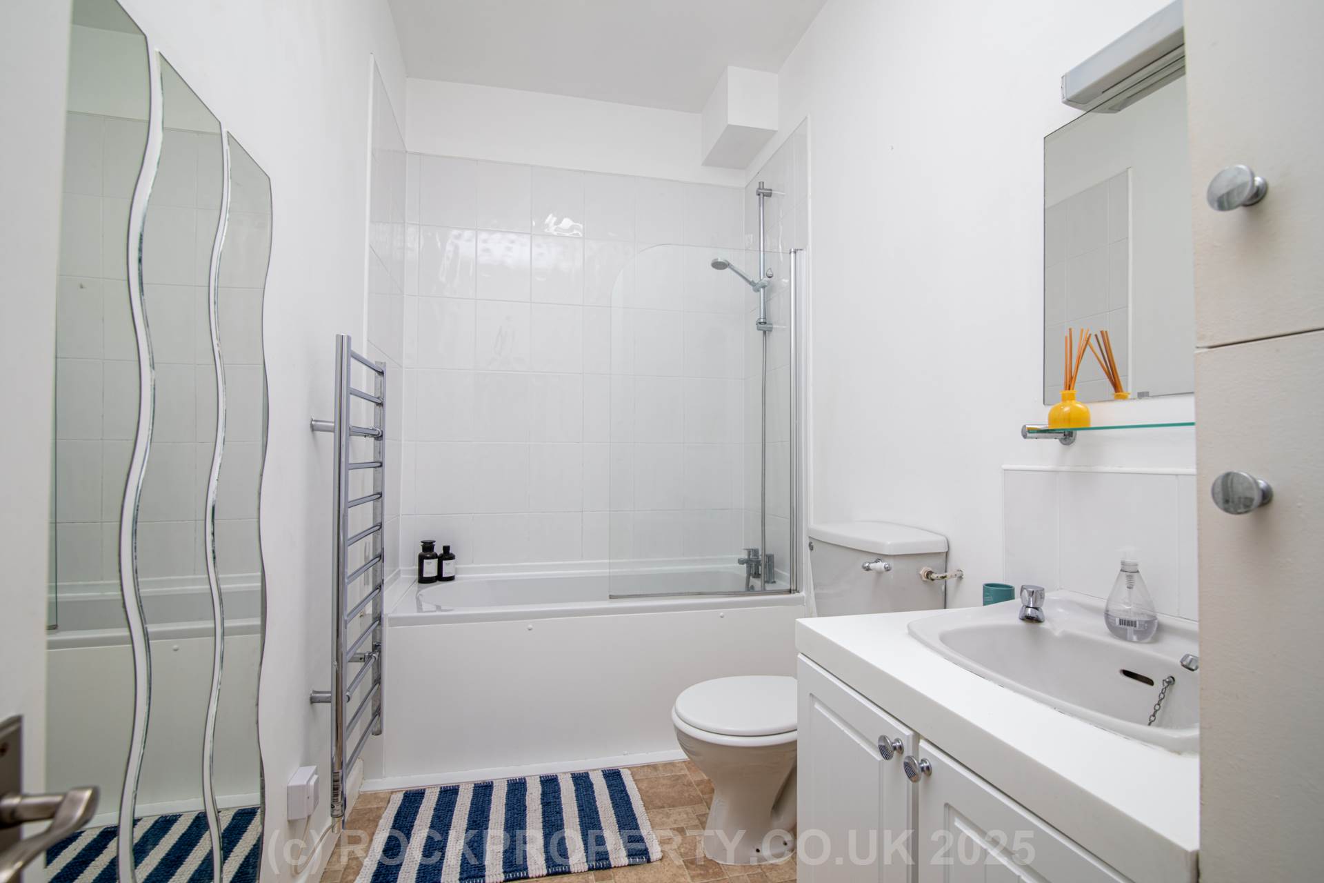 SPACIOUS 2 BED + PARKING, Leighton Court, St Aubin's Inner Rd, Image 17