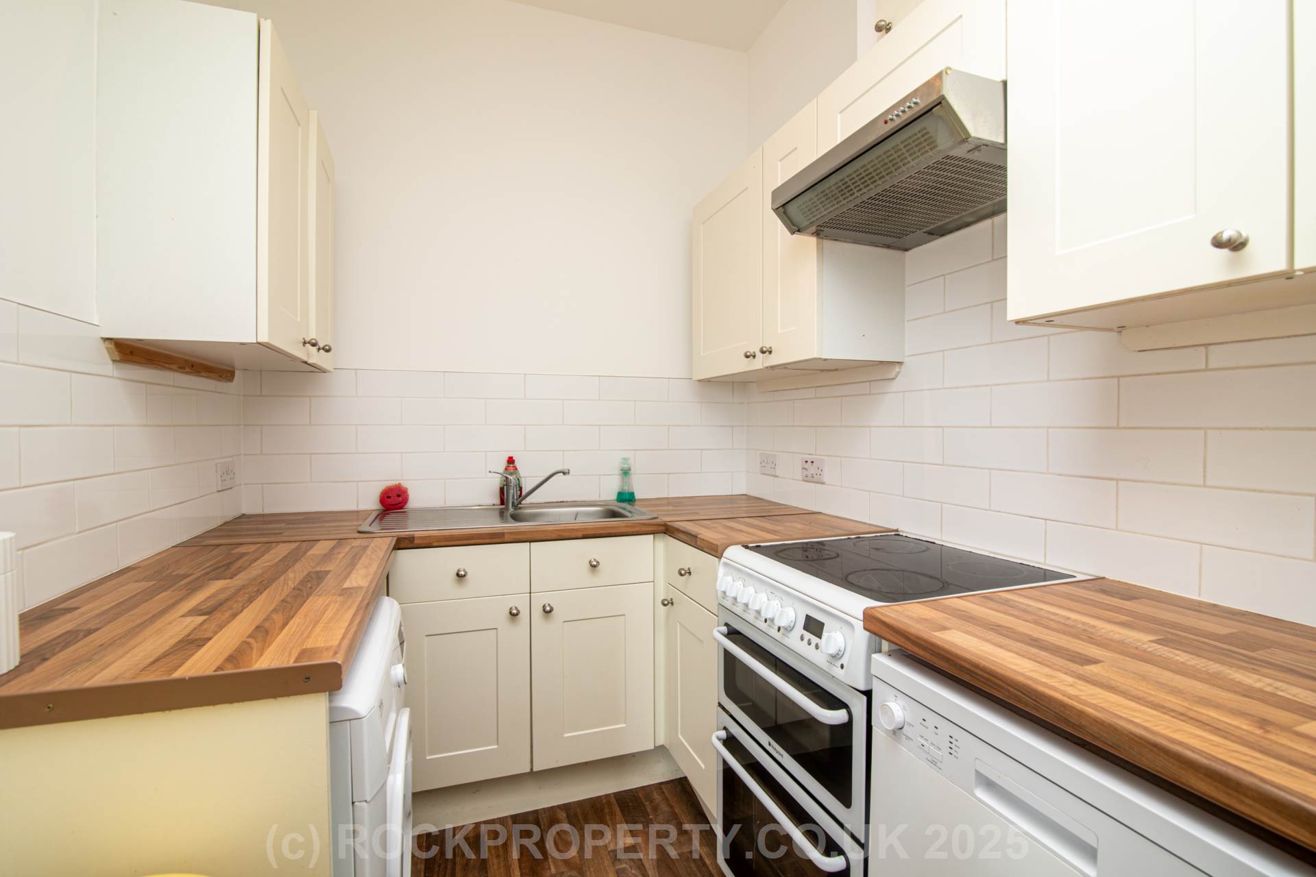 SPACIOUS 2 BED + PARKING, Leighton Court, St Aubin's Inner Rd, Image 9