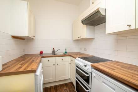 SPACIOUS 2 BED + PARKING, Leighton Court, St Aubin's Inner Rd, Image 9