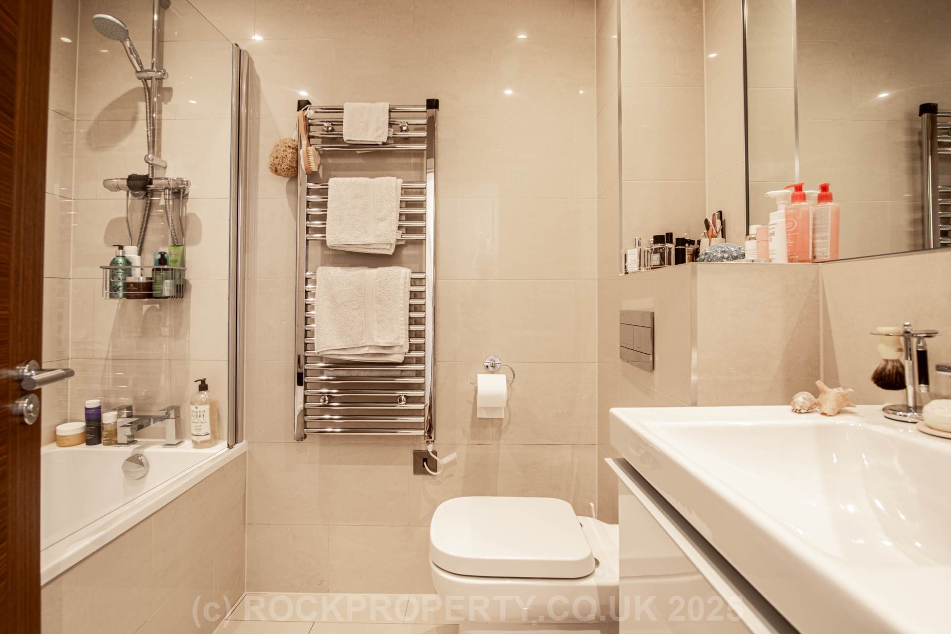 FABULOUS 1 BED PENTHOUSE, Central St Helier, Image 11