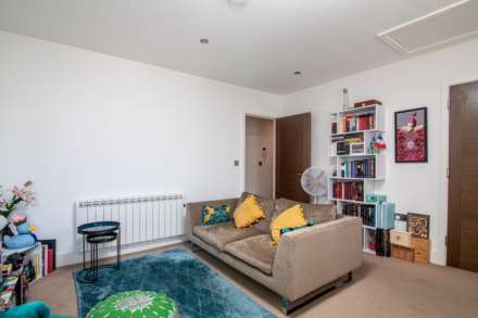 FABULOUS 1 BED PENTHOUSE, Central St Helier, Image 6