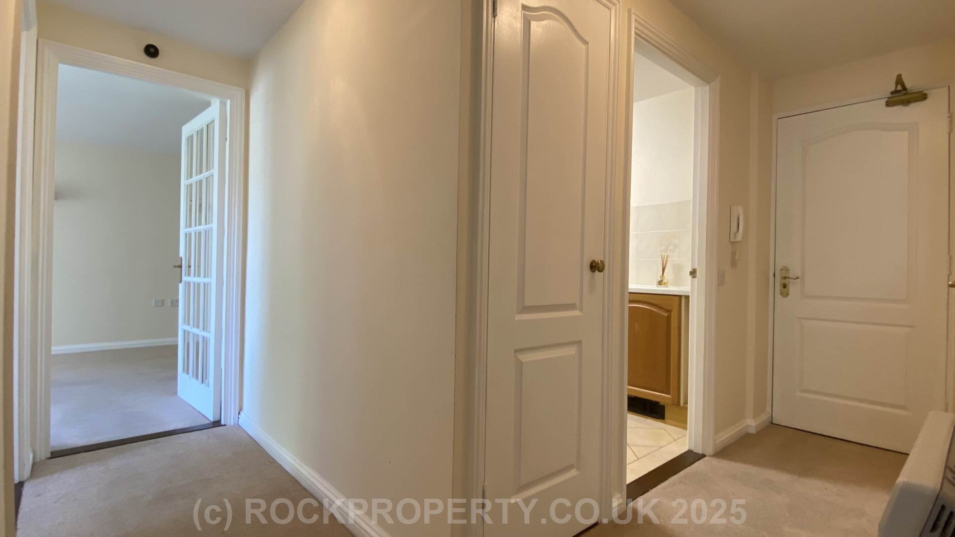 GREAT VALUE 2 BED APARTMENT, St Clement Coast Rd, Image 12