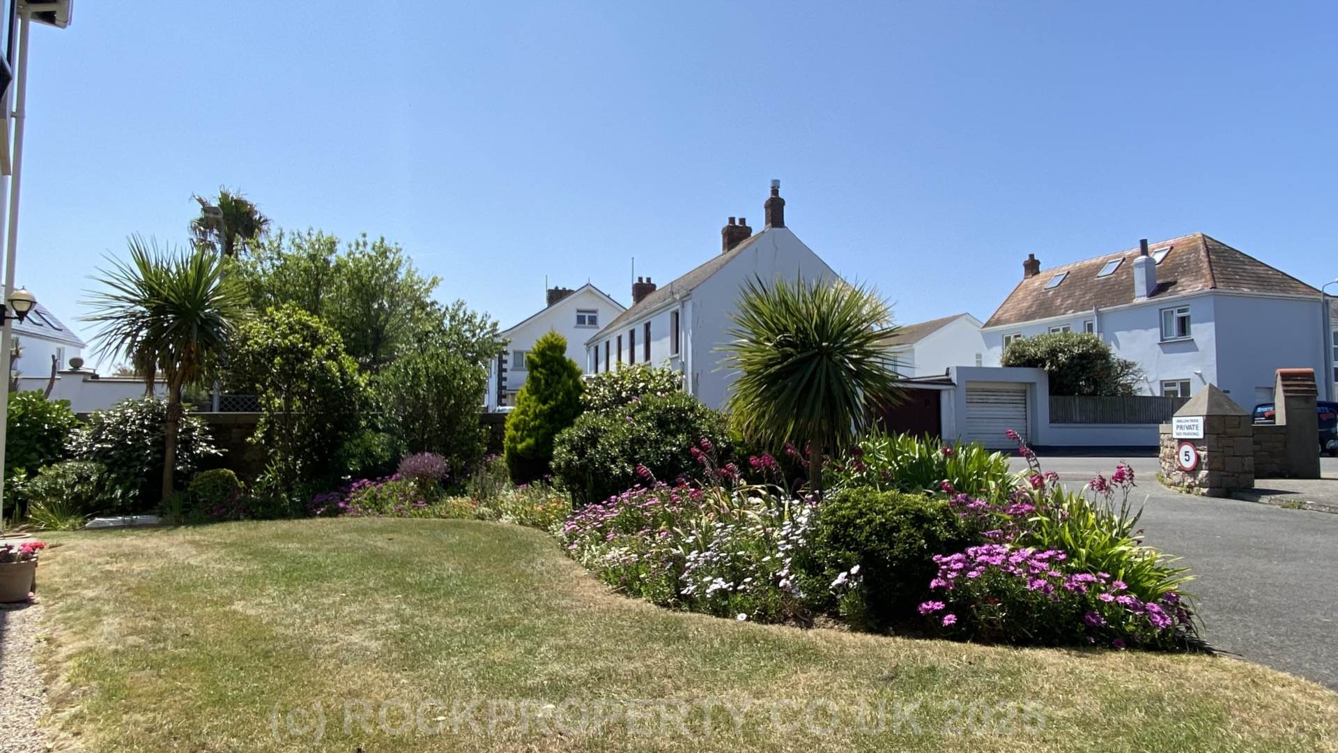 GREAT VALUE 2 BED APARTMENT, St Clement Coast Rd, Image 13